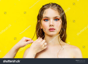 Descubre la lista de maquillaje para lucir como una baddie