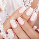 Descubre los mejores estilos de maquillaje de uñas para novias y luce radiante en tu gran día