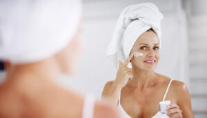 Mantén tu piel fresca y radiante con un refrigerador de skincare