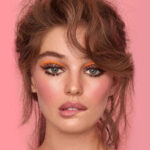 Descubre el encanto del maquillaje de los años 70 y luce un look retro único con nuestros consejos y tutoriales de maquillaje.