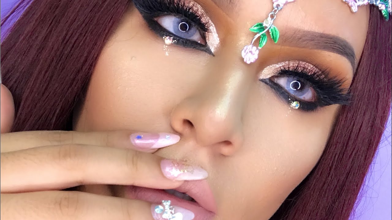 Consigue un look impactante con el maquillaje árabe dramático.
