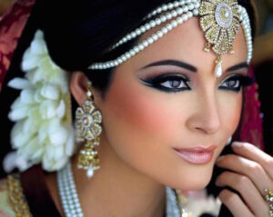 Aprende a hacer maquillaje árabe: Tutorial completo para lograr un look impresionante