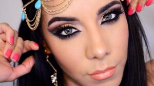 Inspírate con nuestro maquillaje árabe: ¡Fotos y consejos!