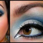 Descubre el encanto del maquillaje azul con plateado. Potencia tu mirada y brilla como nunca. Ideal para ocasiones especiales. Atrévete a ser diferente.