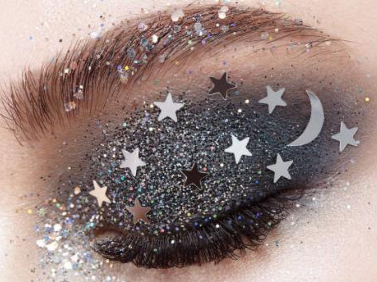 Descubre el encanto del maquillaje azul danza y deslumbra con tu mirada