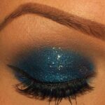 Descubre el encanto del maquillaje azul gótico: tips y tutoriales