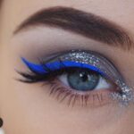 Descubre el maquillaje azul perfecto para tu graduación y deslumbra.