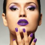Descubre el impacto del maquillaje azul verdoso y resalta tu mirada.