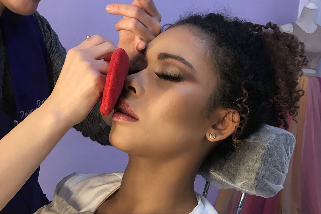 Inspírate en el maquillaje baddie: tendencias y consejos para lucir radiante.