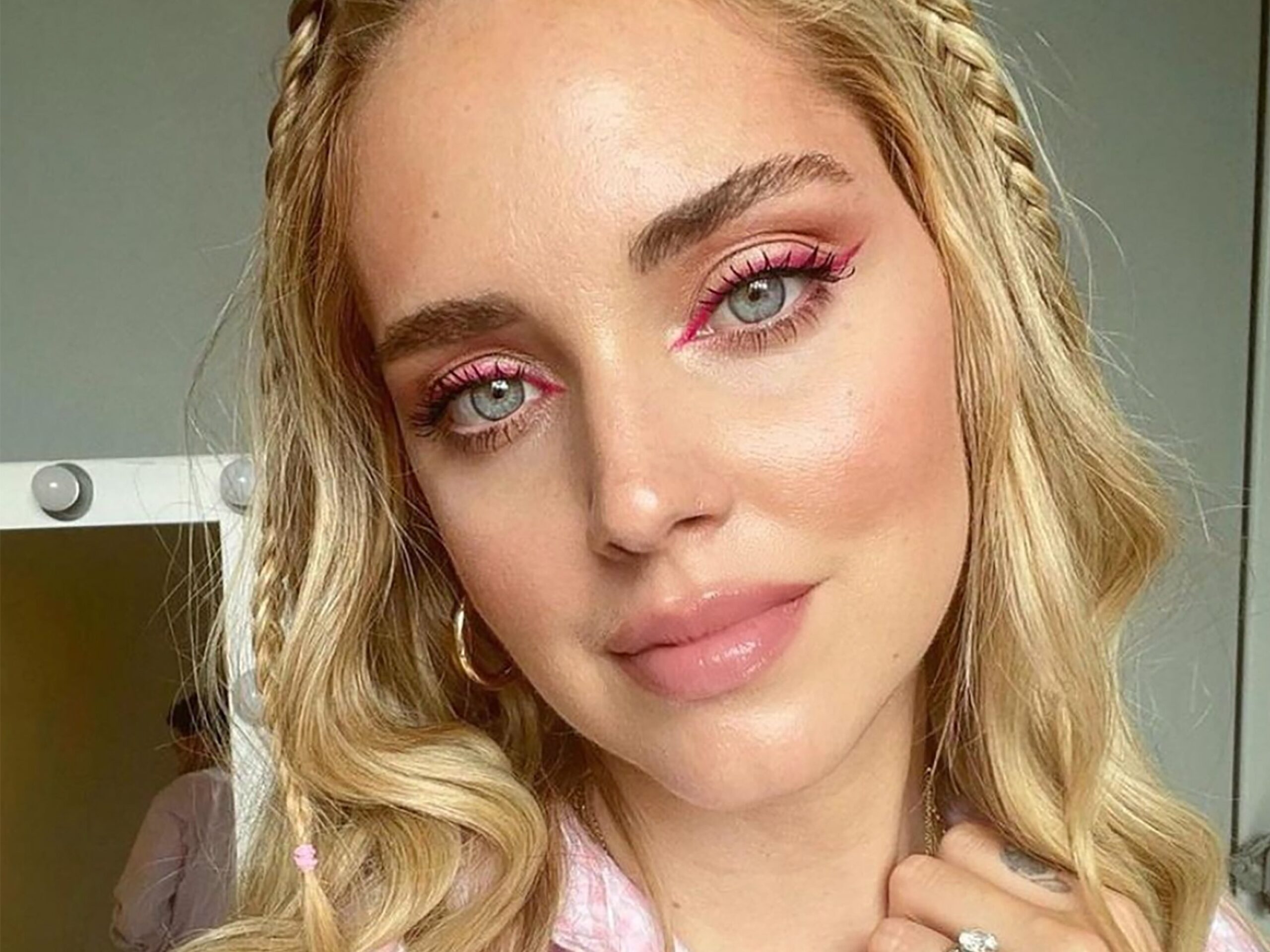 Descubre el maquillaje Barbie natural: realza tu Belleza de forma sencilla y elegante.