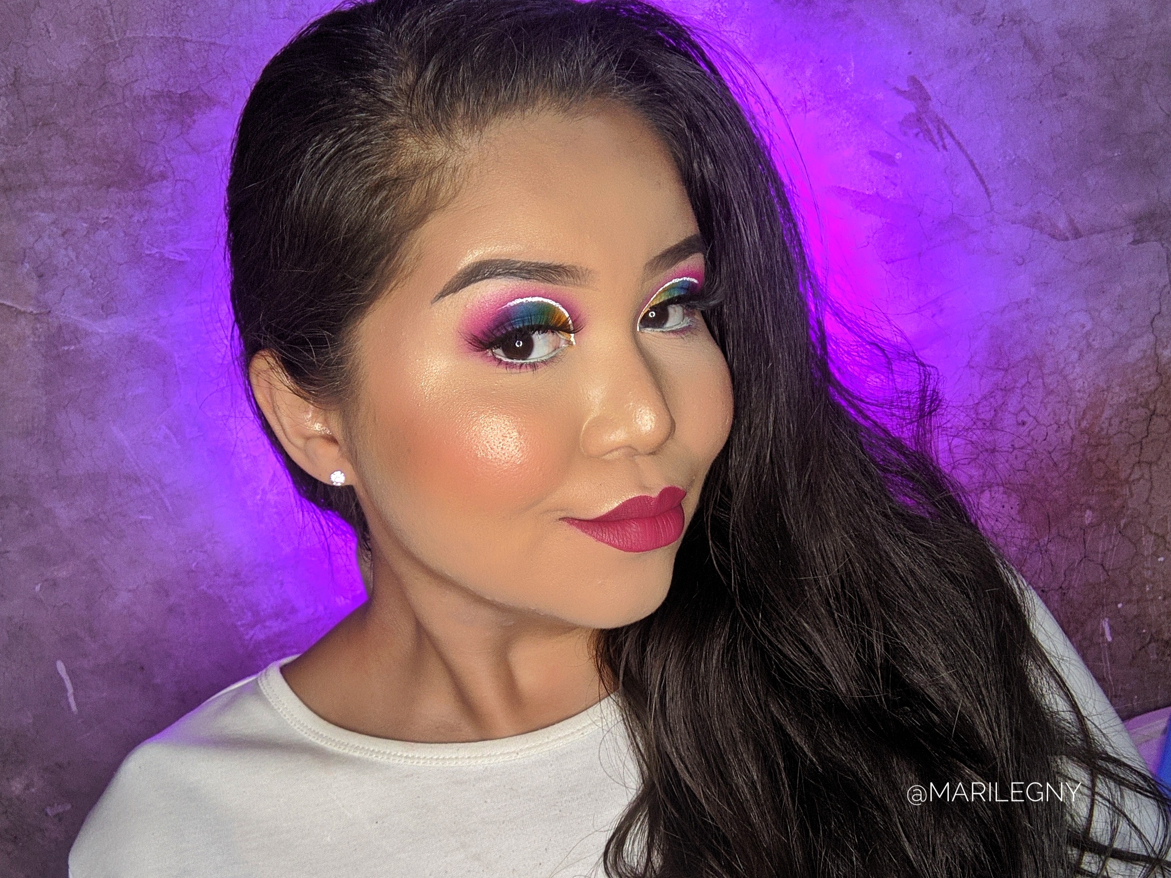 Consigue un look de ojos vibrante con nuestro maquillaje colorido
