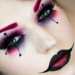 Descubre los mejores trucos de maquillaje para resaltar tu vestido azul