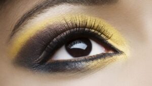 Aprende a hacer maquillaje de abeja fácil para niñas y diviértete