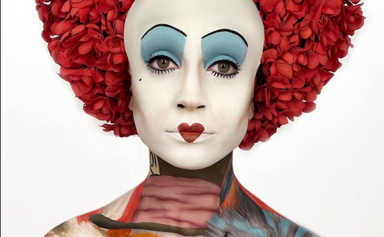 Descubre el mágico maquillaje de Alicia en el país de las maravillas y deslumbra con un look encantador.