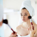 Descubre el maquillaje con Deliplus: calidad y Belleza en cada aplicación.