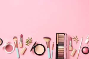 Descubre el kit completo de maquillaje de Yeri MUA: ¡Lucirás radiante!