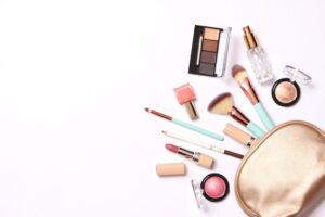 Encuentra los mejores productos de maquillaje para realzar tu Belleza – ¡Descubre nuestras increíbles ofertas en maquillaje!