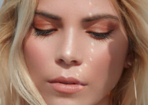 Descubre el maquillaje diabla de alta calidad y estilo único. ¡Realza tu Belleza con nuestros productos exclusivos! Ideal para los amantes del maquillaje.
