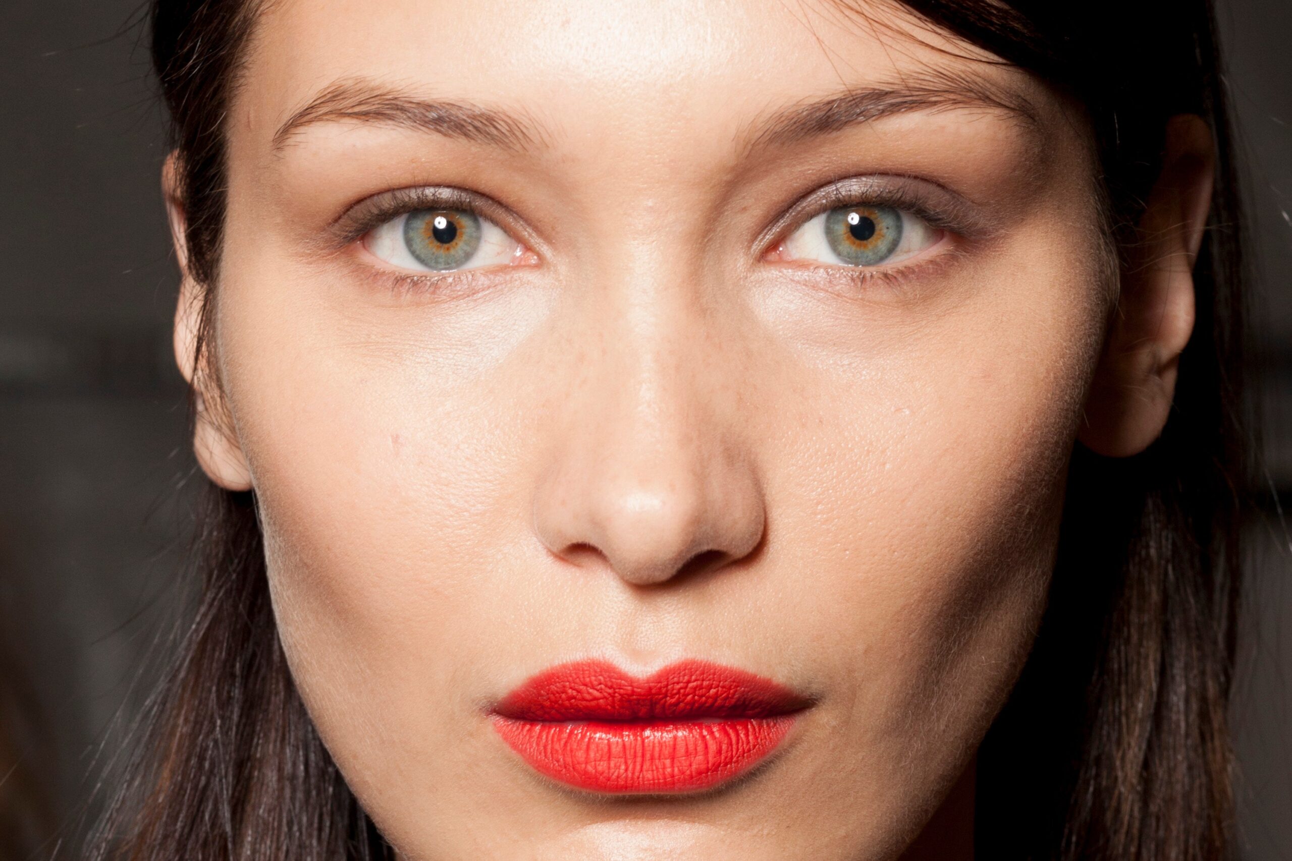 ¡Descubre la mejor cesta de maquillaje para lucir radiante!
