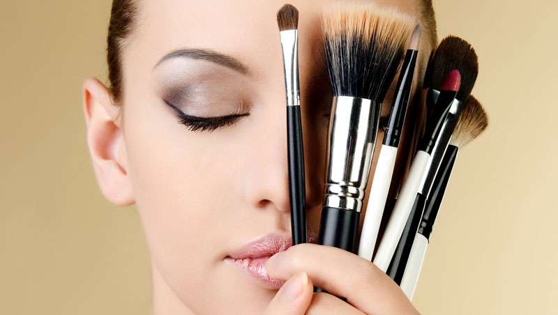 Obtén un look perfecto con Benefit Makeup Uniform. ¡Descubre cómo lucir impecable en todo momento!