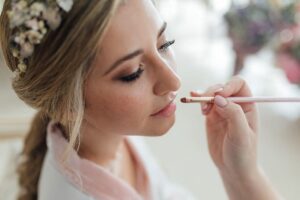 Descubre el encanto del maquillaje de boda rosa – Tu look perfecto para el gran día