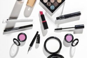 ¡Descuentos imperdibles en Benefit Makeup UK Sale! Ahorra en tus productos de Belleza favoritos. Ingresa ahora y aprovecha los beneficios exclusivos. Ideal para quienes aman el maquillaje de calidad.