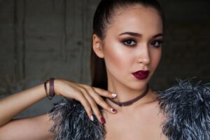 Encuentra tu estilo con el maquillaje Yeri Mua – Belleza online ahora