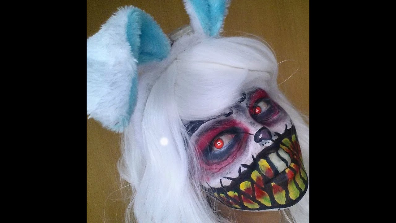 Transforma tu look con el maquillaje de conejo malo y destaca en cualquier ocasión.