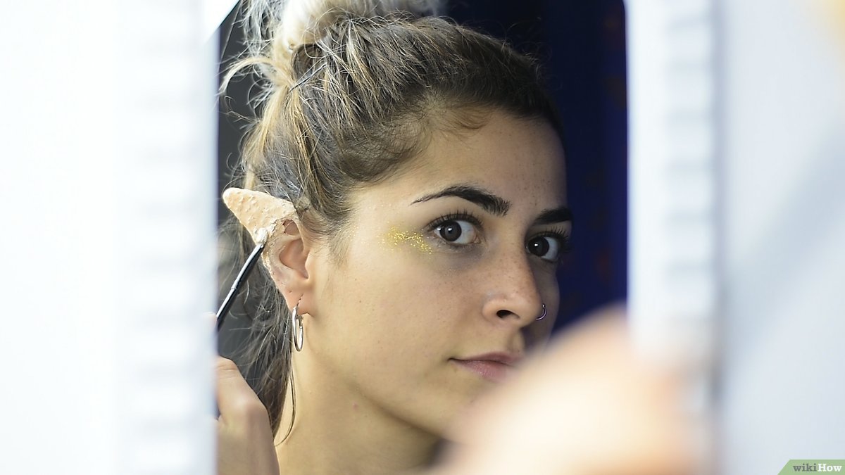 Descubre el maquillaje de elfo perfecto para la Navidad y deslúmbrate con looks mágicos y festivos.