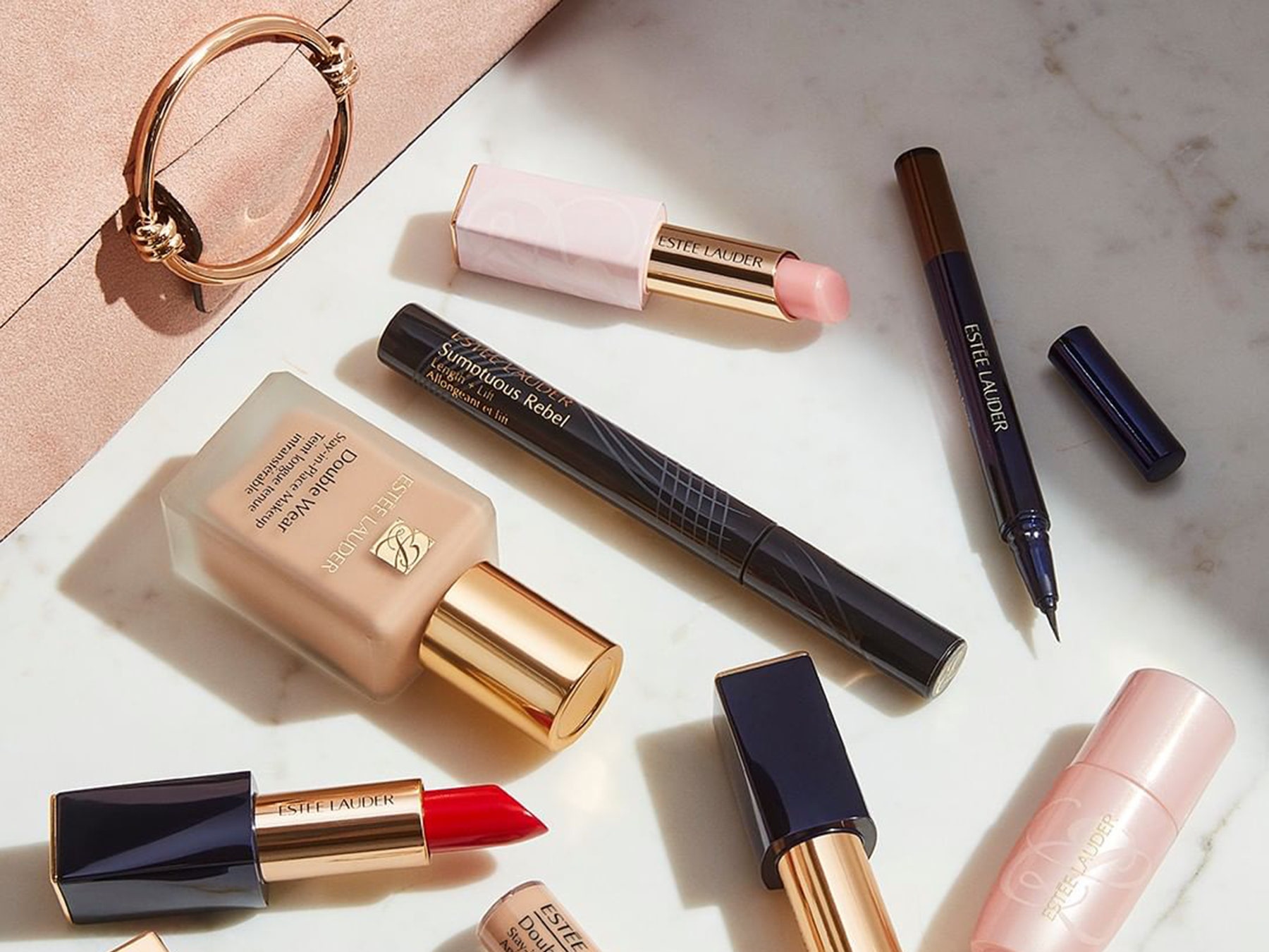 Encuentra la base de maquillaje perfecta de Estée Lauder.