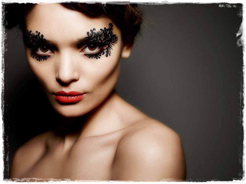 Descubre el arte del maquillaje de fantasía y sorpréndete con looks únicos en nuestro sitio web.
