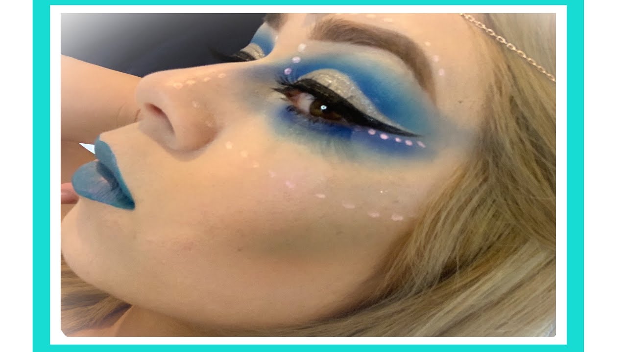 Encuentra tu look mágico con el maquillaje de hada azul, ¡deslumbra con encanto y fantasía!