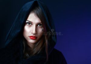¡Descubre el mágico maquillaje de hechicera! Potencia tu encanto y crea looks místicos y seductores.