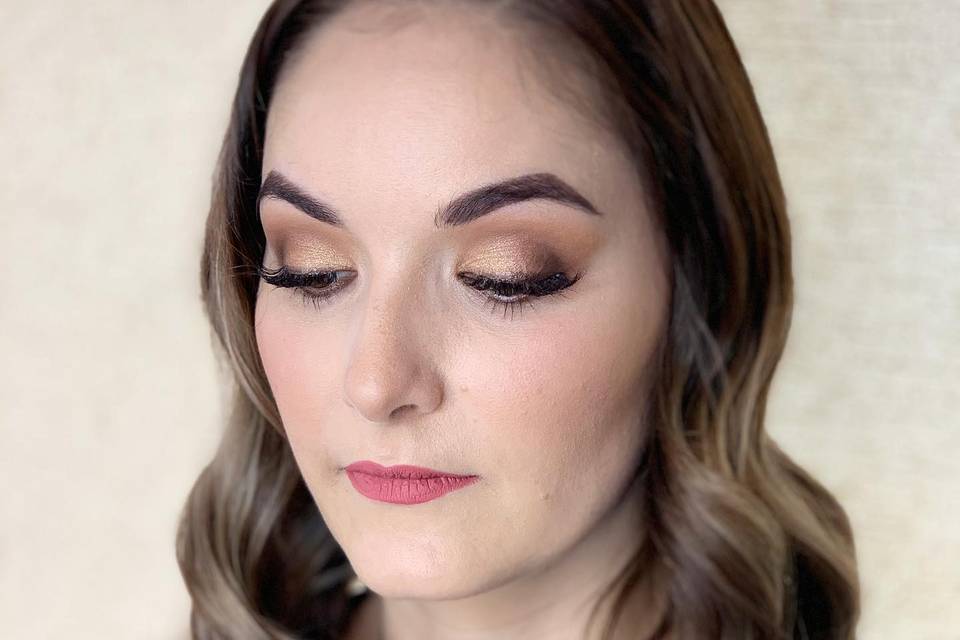 Descubre el maquillaje perfecto para lucir como la hermana de la novia