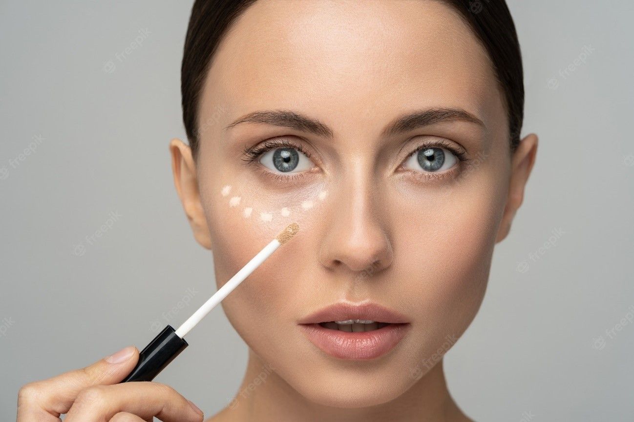 Descubre el mejor maquillaje para invitada de boda de día. Potencia tu Belleza y brilla en cualquier evento.