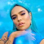 Descubre los secretos del maquillaje Karol G para lucir radiante