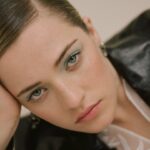 Descubre el icónico maquillaje de los 90 y revive la moda retro