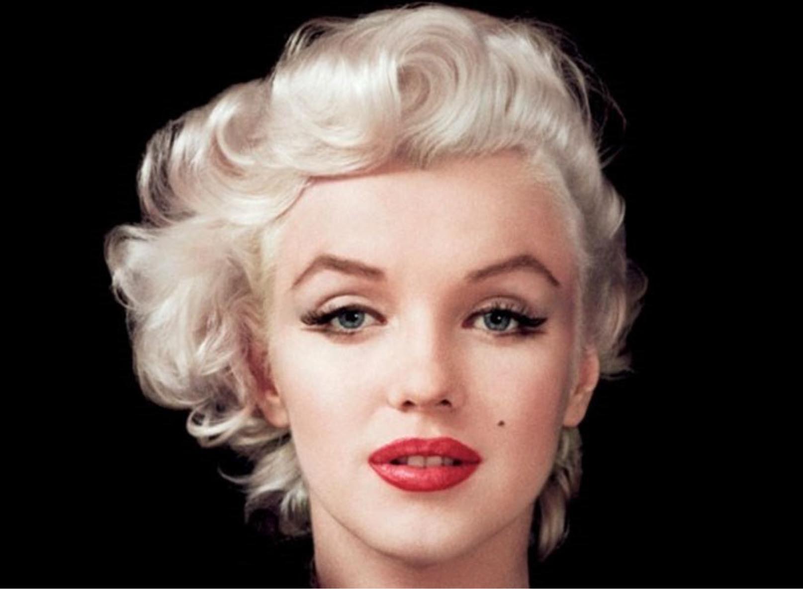 Descubre el encanto del maquillaje de los años 50 y resalta tu Belleza.