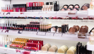 Descubre el maquillaje Christian Dior: calidad y Belleza en un solo click. Ideal para los amantes del maquillaje de lujo.