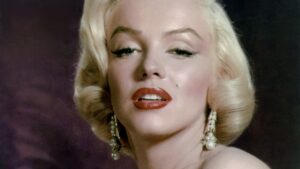 Descubre el icónico maquillaje de Marilyn Monroe – Tendencia vintage para destacar tu Belleza.