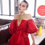 Descubre el maquillaje Millie Bobby Brown: looks perfectos y duraderos