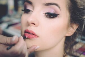 Descubre el maquillaje de novia aesthetic que realzará tu Belleza – Los mejores consejos y tendencias para lucir radiante en tu gran día