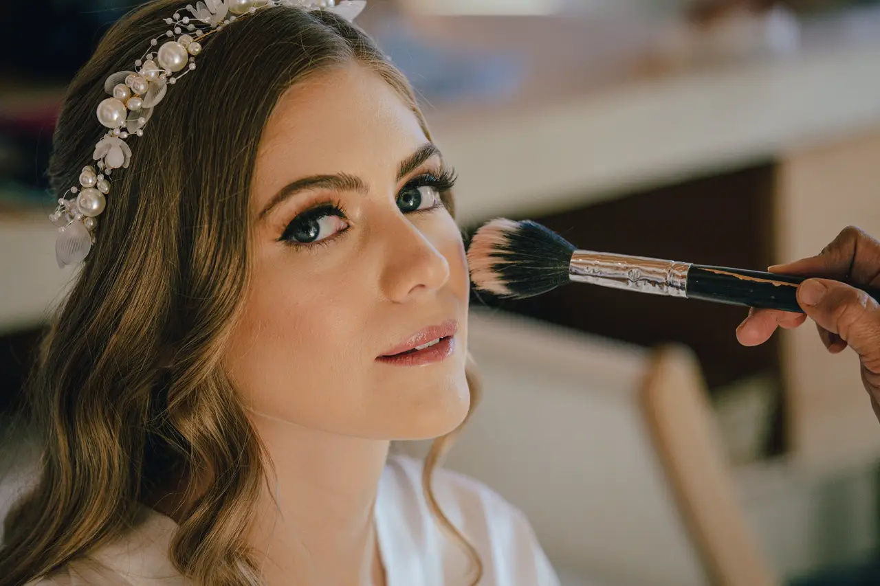 Descubre el maquillaje de novia de noche perfecto en solo unos pasos
