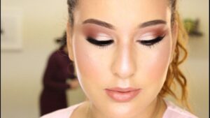 Encuentra el mejor maquillaje de novia en tonos rosa para lucir radiante en tu gran día.