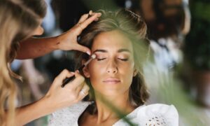 Descubre el maquillaje de novia sofisticada: ¡resalta tu Belleza en tu gran día!