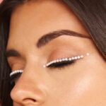 Conquista miradas con maquillaje para ojos brillantes.