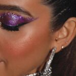 Descubre los mejores looks con maquillaje de ojos purpurina. ¡Deslumbra con brillo y estilo!