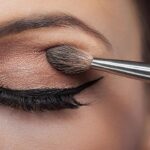 Obtén un look natural con maquillaje de ojos ligero. ¡Resalta tu Belleza de manera sutil y elegante! Descubre los secretos para un maquillaje de ojos fresco y radiante. Perfecto para lucir naturalmente hermosa.