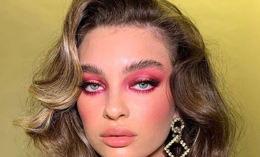 Descubre cómo hacer un maquillaje de ojos rosa con estos simples pasos