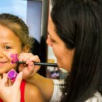 Descubre el maquillaje de superhéroe para niña y déjala brillar